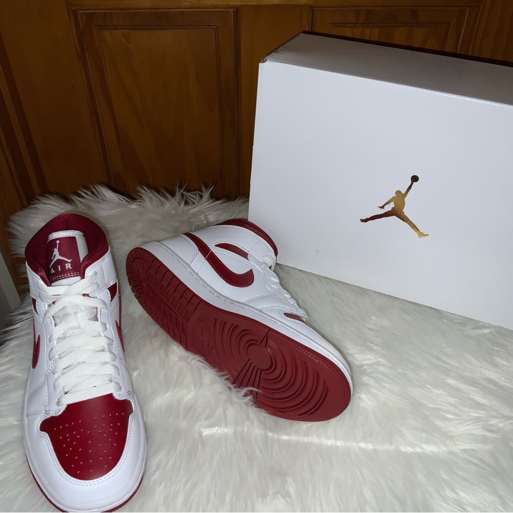 Air Jordan New in Box White Burgundy Red MID Women 6.5 LOOK!!! - Picture 4 of 10